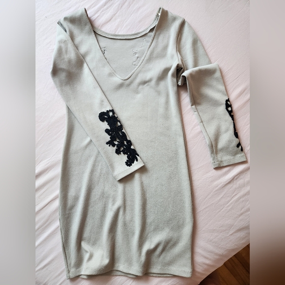 Embroidered Tan dress - Picture 4 of 4